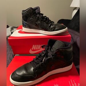 Jordan 1 Mid Space Jam